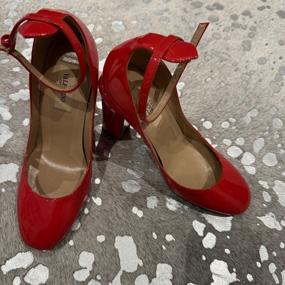 Valentino Garavani Tango Rosso Patent Leather Ankle-Strap Block Heel - Picture 1 of 4